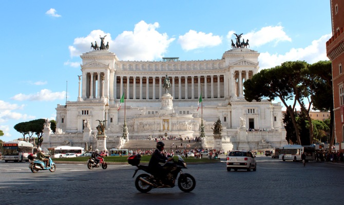 PIAZZA VENEZIA - Rome in A Day - Top Must See Places in Rome - RomeCabs